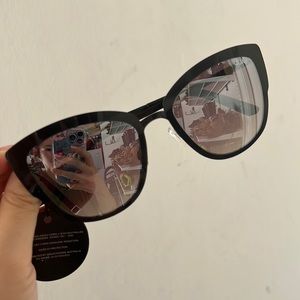 NEW quay super girl black/silver